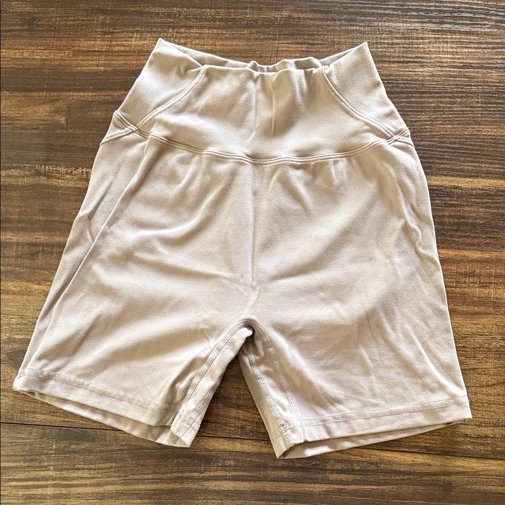 Alphalete Aura ultra high shorts